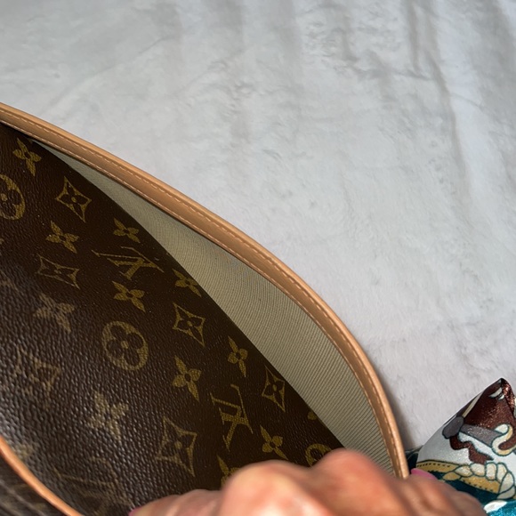 Louis Vuitton Reporter PM bag shoulder straps 11.5x8x4.5 good used condition - Picture 16 of 16